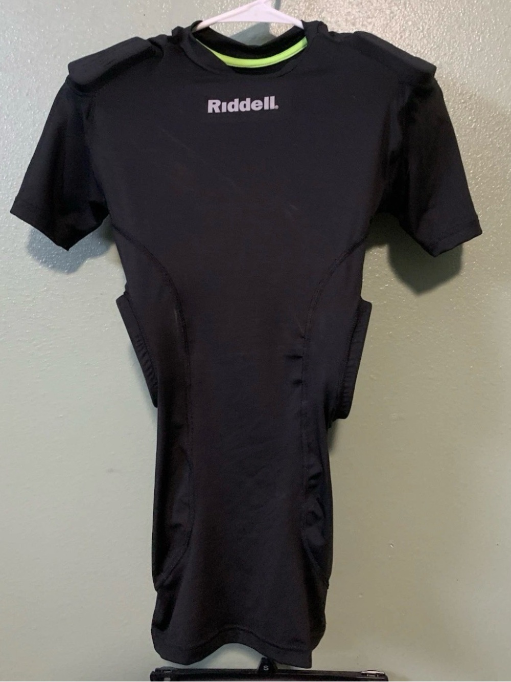 Riddell Youth Padded Football Shirt Size Small Black